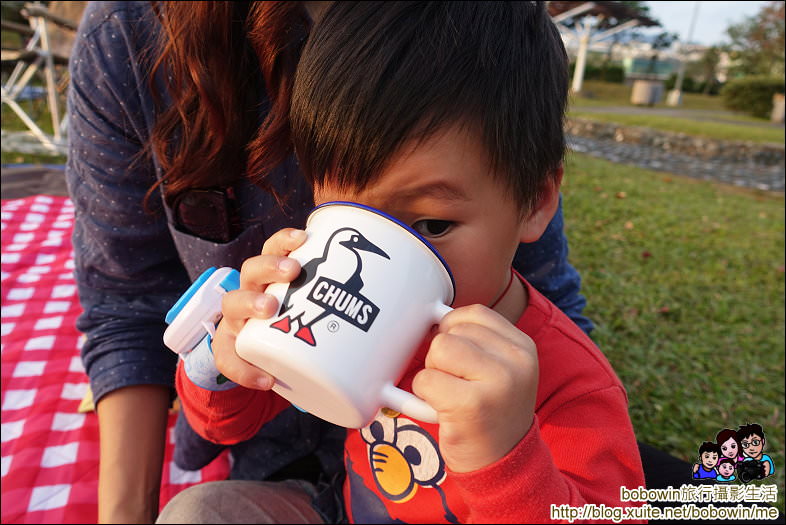 露營野餐必備 Chums琺瑯茶壺杯具組 鰹鳥logo可愛到讓人無法釋懷 每次露營野餐都想帶著 寶寶溫旅行親子生活
