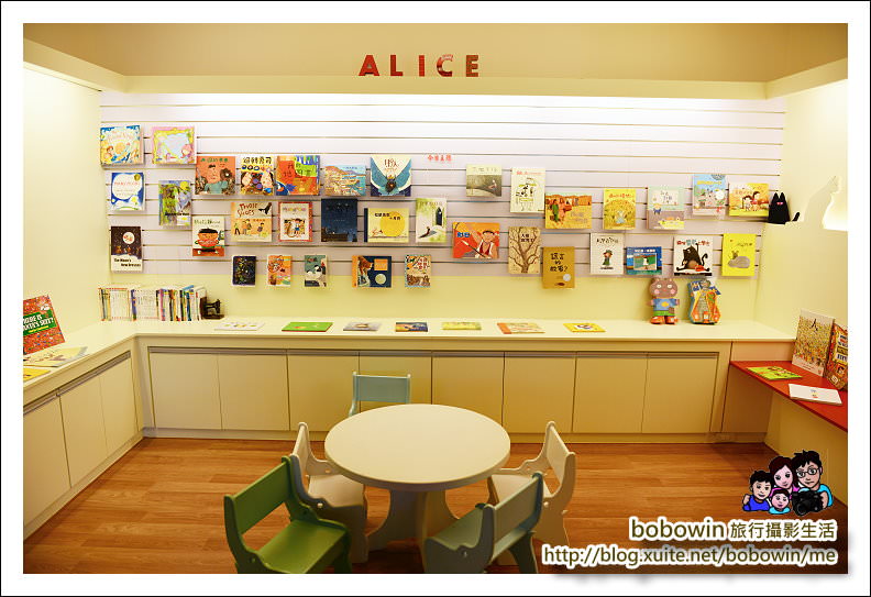 DSC_0232.JPG - Alice Café Books